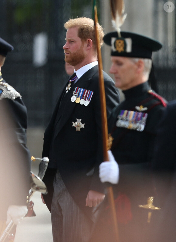 Le prince Harry, duc de Sussex - Sorties du service funéraire à l'Abbaye de Westminster pour les funérailles d'Etat de la reine Elizabeth II d'Angleterre, à Londres, Royaume Uni, le 19 septembre 2022. 
