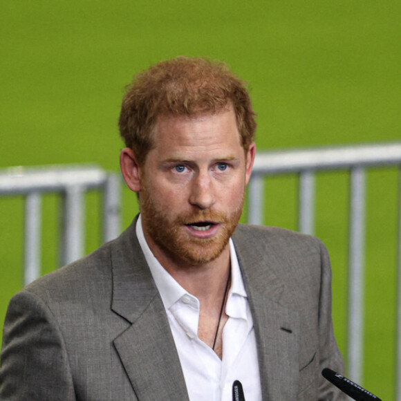 Le prince Harry lors de la conférence de presse des Invictus Games 2023 à Dusseldorf, Allemagne le 6 septembre 2022. © Piero Nigro/Alto Press via ZUMA Press / Bestimage 