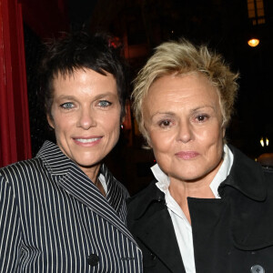 Anne Le Nen et sa femme Muriel Robin - Inauguration de la statue de cire de "Muriel Robin et Pierre Palmade" au musée Grévin à Paris le 25 octobre 2021. © Coadic Guirec/Bestimage