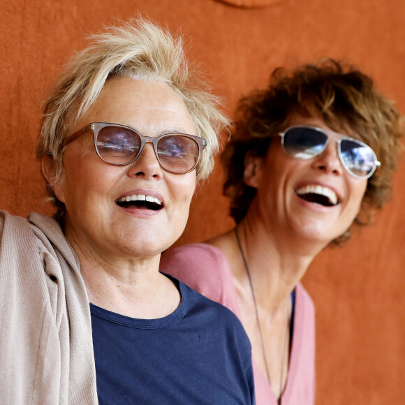 Muriel Robin et sa femme Anne Le Nen au village des Internationaux de France de Tennis de Roland Garros à Paris. © Dominique Jacovides-Cyril Moreau / Bestimage 