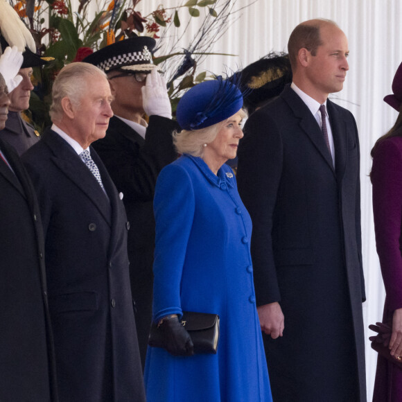 Le président de l'Afrique du Sud, Cyril Ramaphosa, le roi Charles III d'Angleterre et Camilla Parker Bowles, reine consort d'Angleterre, le prince William, prince de Galles, et Catherine (Kate) Middleton, princesse de Galles - La famille royale et le gouvernement du Royaume Uni lors de la cérémonie d'accueil du président de l'Afrique du Sud, en visite d'état à Londres, Royaume Uni, le 22 novembre 2022. 