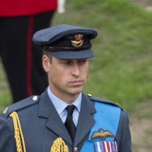 Le roi Charles III d'Angleterre, Le prince William, prince de Galles - Procession pédestre des membres de la famille royale depuis la grande cour du château de Windsor (le Quadrangle) jusqu'à la Chapelle Saint-Georges, où se tiendra la cérémonie funèbre des funérailles d'Etat de reine Elizabeth II d'Angleterre. Windsor, le 19 septembre 2022