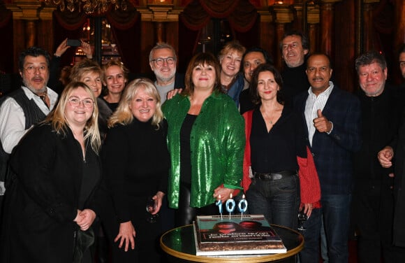 Exclusif - Philippe Berodot, Lola Dubini, Charlotte de Turckheim, Véronique Jannot, Sandrine Bonnaire, Michèle Bernier, Laurent Ruquier, Valérie Karsenti, Olivier Sitruk, Jean-Luc Reichmann, Pascal Légitimus et Régis Laspalès - 100ème de la pièce "Je préfère qu'on reste ensemble" au Théâtre des Variétés à Paris le 12 janvier 2023. © Coadic Guirec/Bestimage