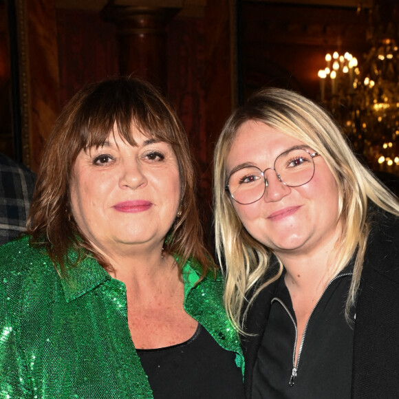 Exclusif - Michèle Bernier et Lola Dubini - 100ème de la pièce "Je préfère qu'on reste ensemble" au Théâtre des Variétés à Paris le 12 janvier 2023. © Coadic Guirec/Bestimage