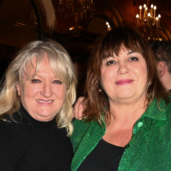 Exclusif - Charlotte de Turckheim et Michèle Bernier - 100ème de la pièce "Je préfère qu'on reste ensemble" au Théâtre des Variétés à Paris le 12 janvier 2023. © Coadic Guirec/Bestimage