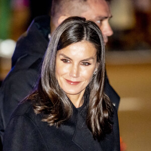 La reine Letizia d'Espagne - Obsèques du roi Constantin II de Grèce : arrivées au dîner la veille de la cérémonie à l'hôtel Grande Bretagne à Athènes. 