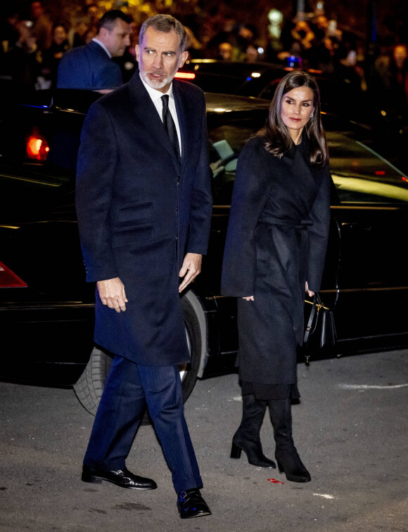 Le roi Felipe VI et la reine Letizia d'Espagne - Obsèques du roi Constentin II de Grèce : arrivées au dîner la veille de la cérémonie à l'hôtel Grande Bretagne à Athènes le 15 janvier 2023. 