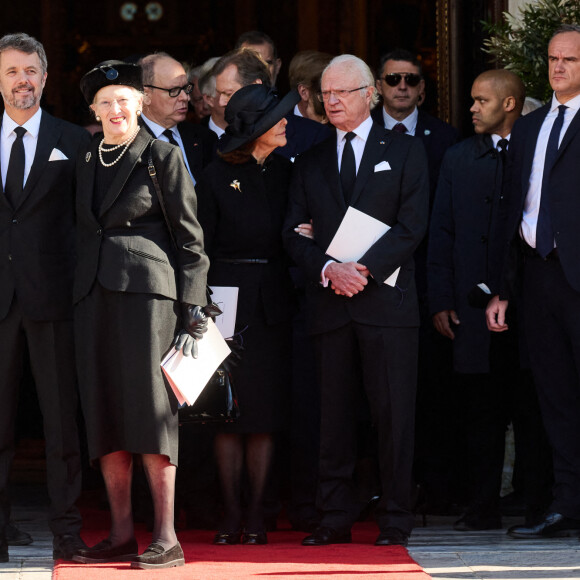 Le prince Frederik de Danemark, la reine Margrethe II de Danemark, le prince Albert II de Monaco, La reine Silvia de Suède et le roi Carl XVI Gustav de Suède - Sorties des obsèques du roi Constantin II de Grèce en la cathédrale métropolitaine d'Athènes, Grèce, le 16 janvier 2023. © Cyril Moreau/Bestimage 