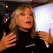 "Je faisais pipi sur elle" : Karin Viard évoque un souvenir "pas très classe" (mais très drôle) à l'Alpe d'Huez