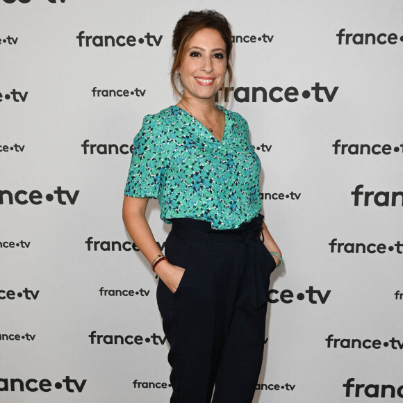 Léa Salamé au photocall pour la conférence de presse de rentrée de France TV à la Grande Halle de la Villette à Paris, France, le 6 juillet 2022. © Coadic Guirec/Bestimage 