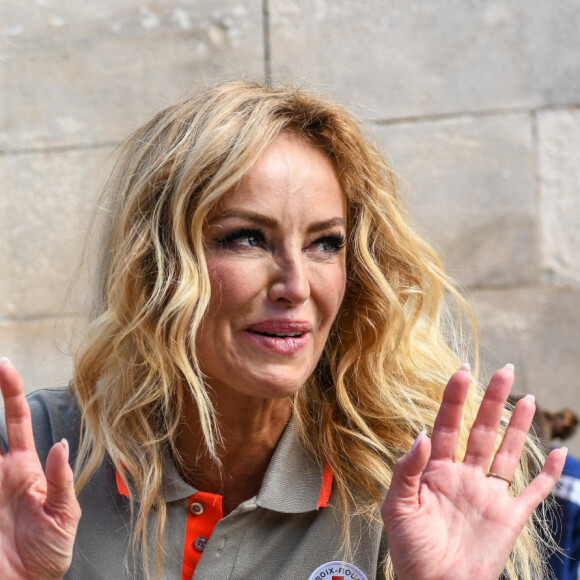 Initiation publique aux premiers secours avec Adriana Karembeu , ambassadrice de la Croix-Rouge, pour la Journée mondiale des premiers secours place du palais à Avignon le 10 septembre 2022. © Jean-René Santini / Bestimage 