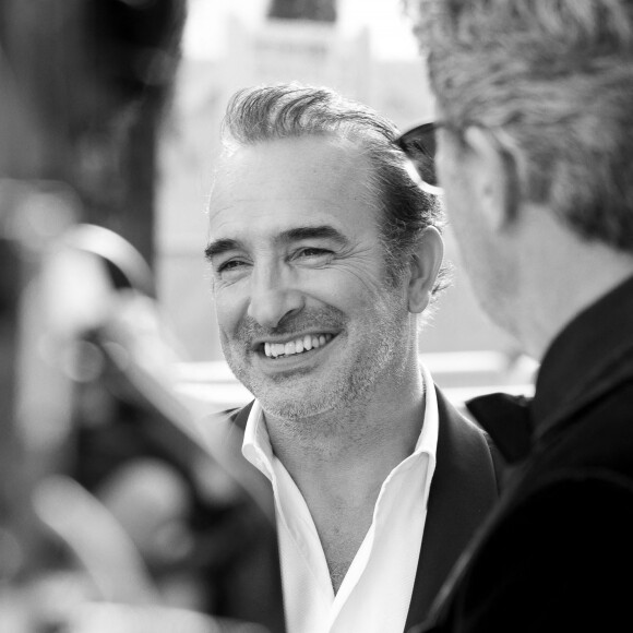 Exclusif - Jean Dujardin avant la montée des marches de "L'innocent" lors du 75ème Festival International du Film de Cannes, le 24 mai 2022. Justin Personnaz/Bestimage
