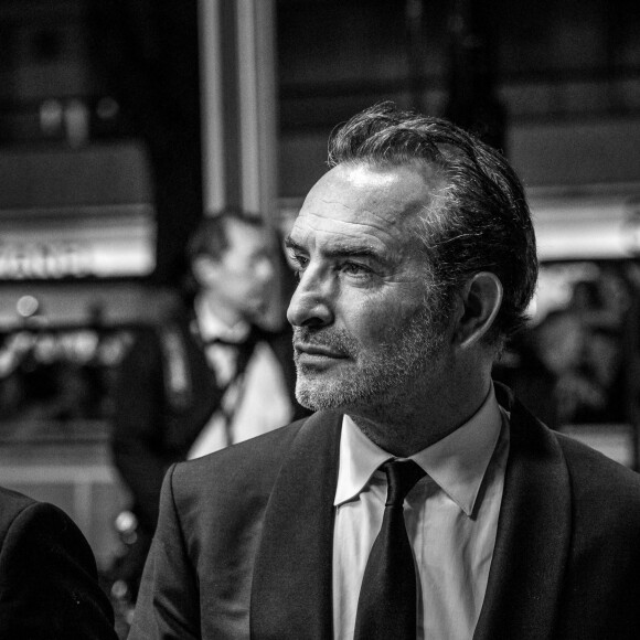 Exclusif - Jean Dujardin - Arrivées à la montée des marches du film "Novembre" lors du 75ème Festival International du Film de Cannes. Le 22 mai 2022 © Unique Agency / Bestimage