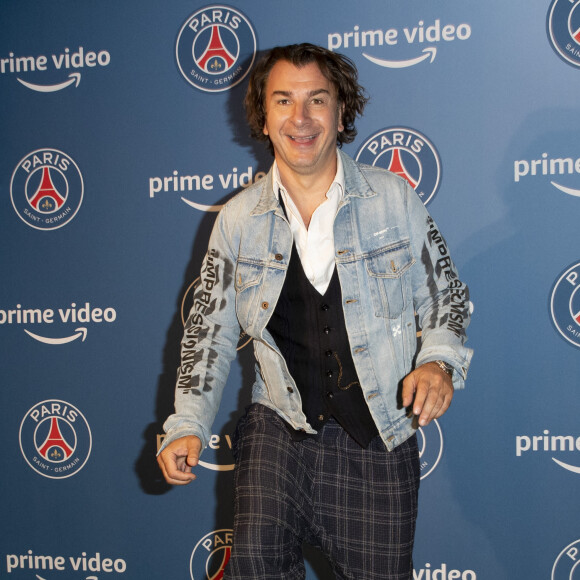 Michaël Youn - Photocall de l'avant-première de la deuxième saison de sa série documentaire Amazon Exclusive : "PSG Ô Ville Lumière, 50 ans de légende" au Parc des Princes le 9 septembre 2021 © Cyril Moreau / Bestimage 