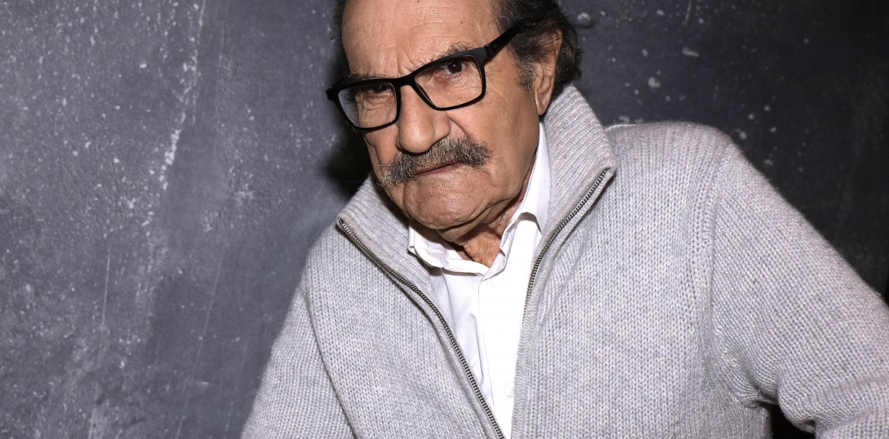 Qui Est Le Fils De Gerard Hernandez Gérard Hernandez (Scènes de ménages) : L'amoureuse de son fils a un lien  inattendu avec une star hollywoodienne - Purepeople