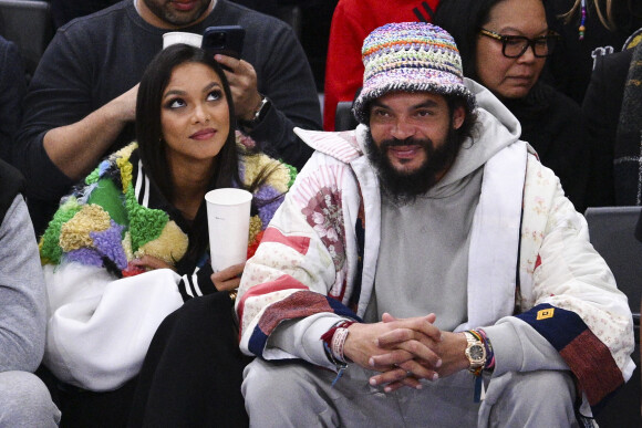 Joakim Noah et sa femme Lais Ribeiro - People au match de Basketball Paris NBA 2023 entre les Pistons de Detroit et les Bulls de Chicago à l'Accor Arena Bercy le 19 janvier 2023.