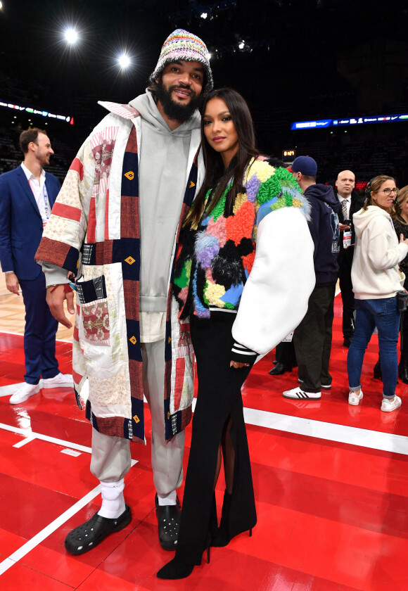 Joakim Noah et sa femme Lais Ribeiro - People au match de Basketball Paris NBA 2023 entre les Pistons de Detroit et les Bulls de Chicago à l'Accor Arena Bercy le 19 janvier 2023. © Veeren/Bestimage