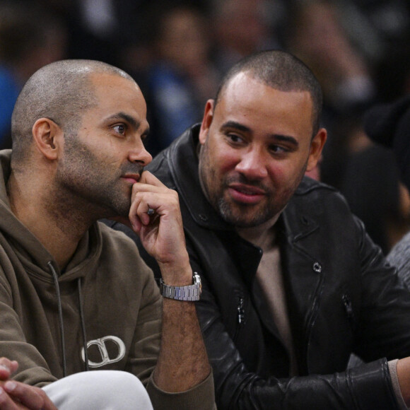Tony Parker et Gaëtan Müller - People au match de Basketball Paris NBA 2023 entre les Pistons de Detroit et les Bulls de Chicago à l'Accor Arena Bercy le 19 janvier 2023.
