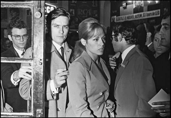 Archives : Alain Delon et sa femme Nathalie à Paris en 1965