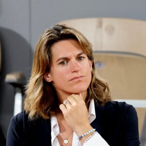 Amélie Mauresmo (directrice du tournoi de Roland-Garros) en tribune (jour 14) lors des Internationaux de France de Tennis de Roland Garros 2022 à Paris, France, le 4 juin 2022. © Dominique Jacovides/Bestimage