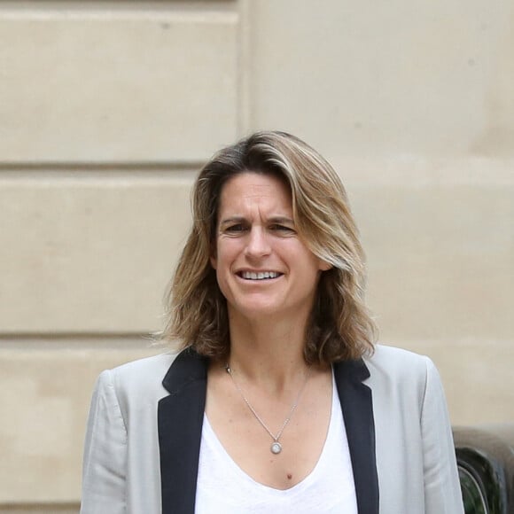 Amélie Mauresmo à la sortie de la remise de la Légion d'honneur à la légende du tennis B.J.King au palais de l'Elysée à Paris le 3 juin 2022. © Stephane Lemouton/Bestimage