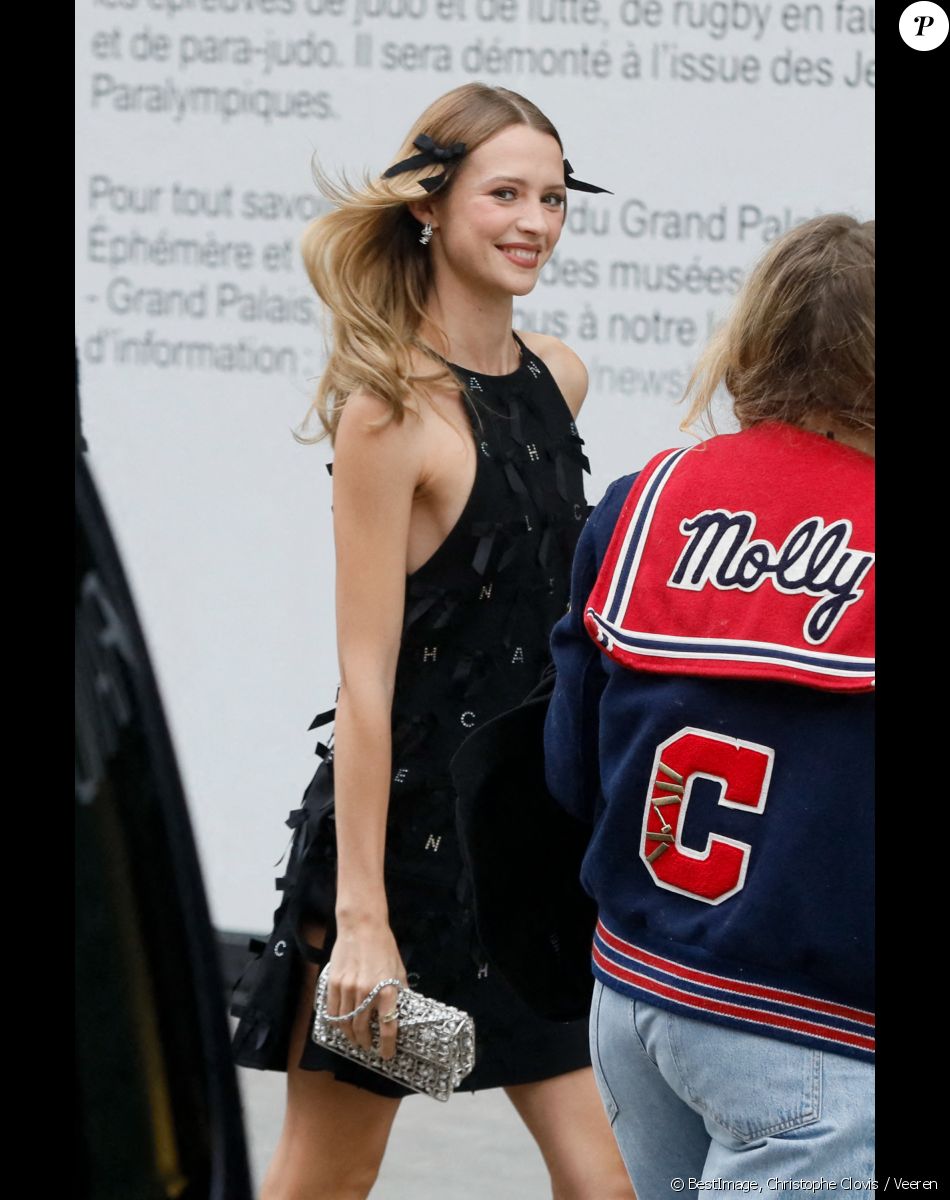Angèle - Défilé Chanel Haute Couture printemps/été 2023 lors de la Fashion week à Paris le 24 janvier 2023. © Christophe Clovis / Veeren / Bestimage