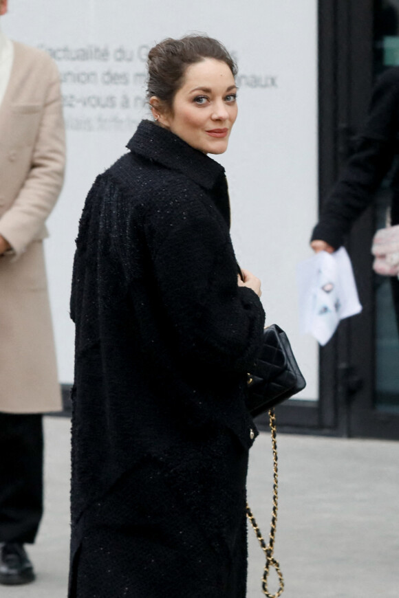 Marion Cotillard - Défilé Chanel Haute Couture printemps/été 2023 lors de la Fashion week à Paris le 24 janvier 2023. © Christophe Clovis / Veeren / Bestimage