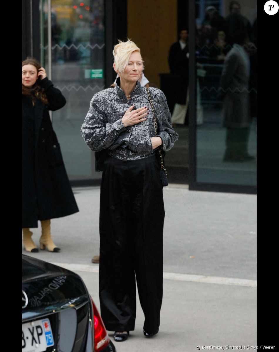 Tilda Swinton - Défilé Chanel Haute Couture printemps/été 2023 lors de la Fashion week à Paris le 24 janvier 2023. © Christophe Clovis / Veeren / Bestimage