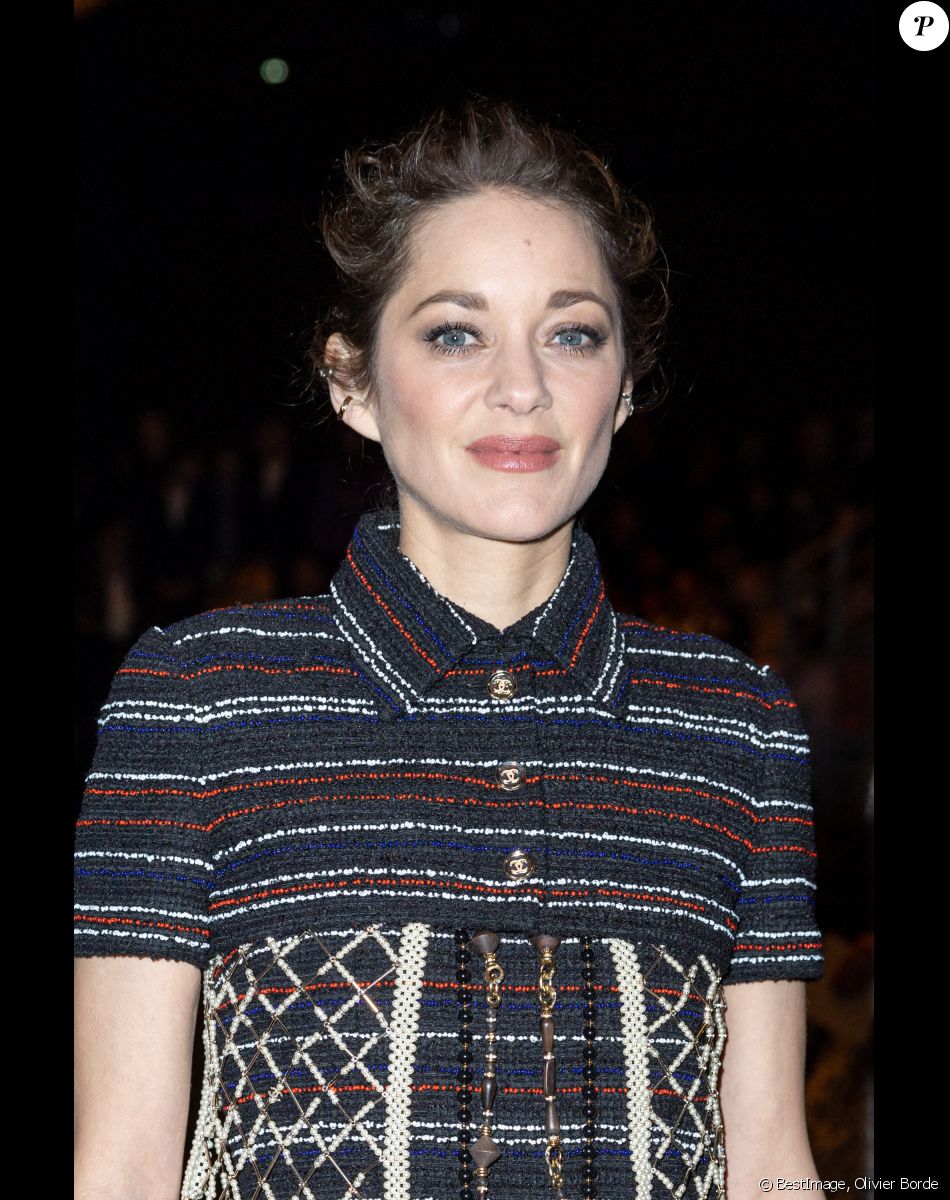 Marion Cotillard - Défilé Haute-Couture Chanel au Grand Palais Éphémère lors de la Fashion Week printemps-été 2023 de Paris, le 24 janvier 2023. © Olivier Borde/Bestimage