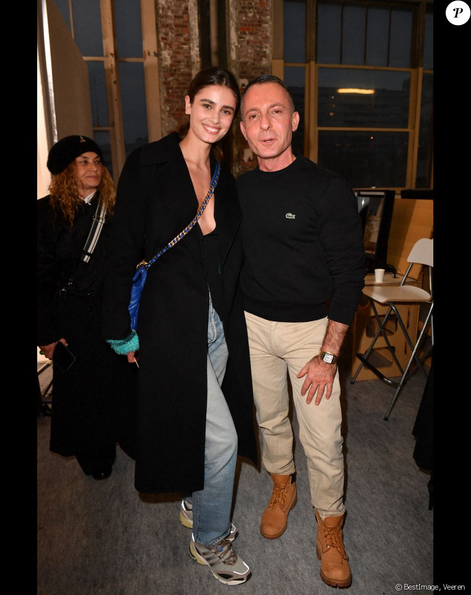 Taylor Hill et Alexandre Vauthier - Défilé de mode Haute-Couture Alexandre Vauthier au 50 boulevard Lefebvre lors de la Fashion Week printemps-été 2023 de Paris, le 24 janvier 2023. © Veeren/Bestimage