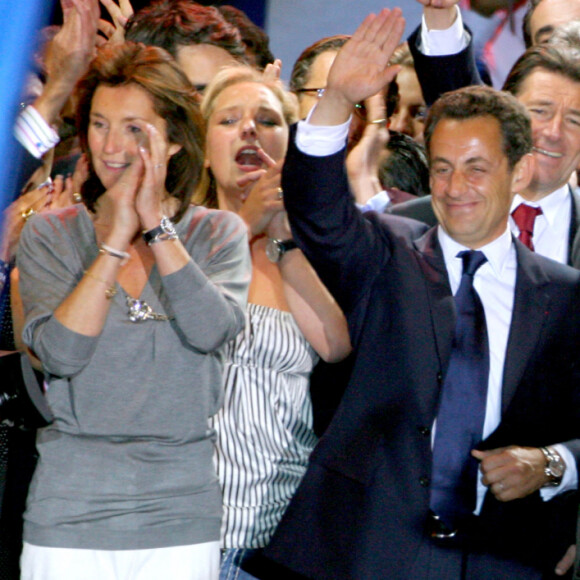 Cécilia ex-épouse Sarkozy lors de la victoire de Nicolas Sarkozy aux présidentielles en 2007