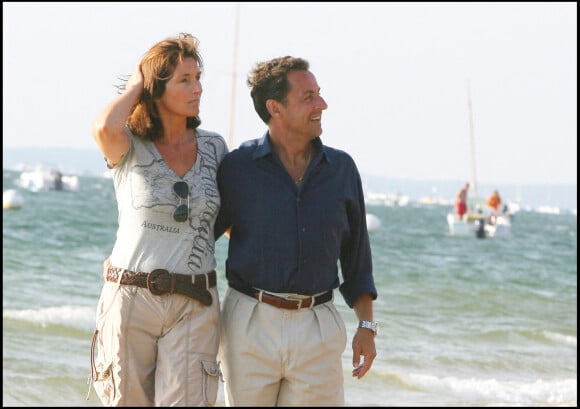 Nicolas et Cécilia Sarkozy sur la plage du Pyla avant les présidentielles