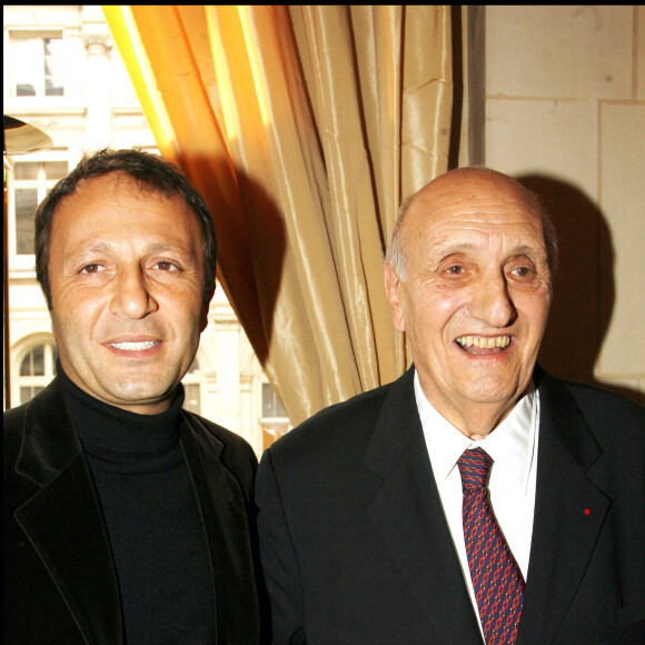 Pierre Tchernia et Arthur lorsque le premier a reçu la médaille de Vermeil de la ville de Paris en 2008