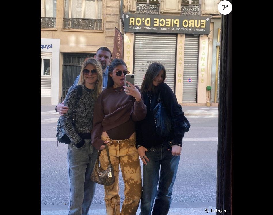 Cécile Siméone et Dominique Casagrande avec leurs deux filles Jade et Devone - Instagram