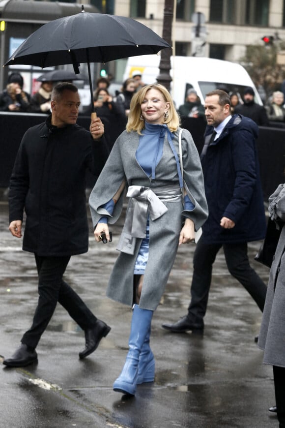 Courtney Love au défilé Fendi "Collection Haute Couture Printemps/Eté 2023" lors de la Fashion Week de Paris (PFW), le 26 janvier 2023. © Christophe Clovis/Ramsamy Veeren/Bestimage 