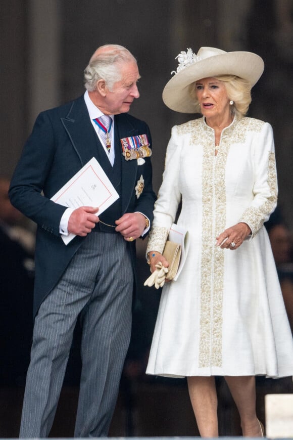 Le prince Charles, prince de Galles, et Camilla Parker Bowles, duchesse de Cornouailles - Les membres de la famille royale et les invités lors de la messe célébrée à la cathédrale Saint-Paul de Londres, dans le cadre du jubilé de platine (70 ans de règne) de la reine Elisabeth II d'Angleterre. Londres. 