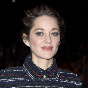 Marion Cotillard - Front Row au deuxième défilé de mode Haute-Couture Chanel au Grand Palais Éphémère lors de la Fashion Week Printemps-été 2023 de Paris, France, le 24 janvier 2023. © Olivier Borde/Bestimage 