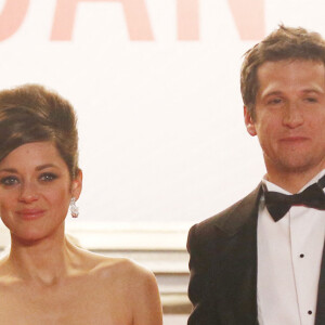 Marion Cotillard et Guillaume Canet - Descente des marches du film "Blood Ties" lors du 66 eme Festival du film de Cannes - Cannes 20/05/2013 