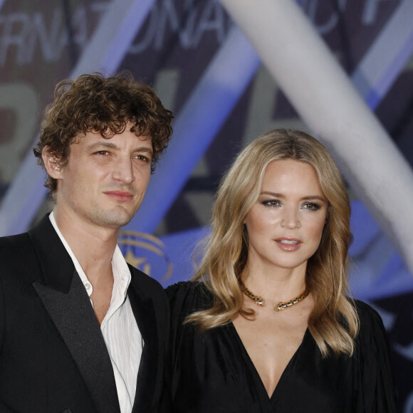 Niels Schneider et sa compagne Virginie Efira - Arrivées des personnalités pour la cérémonie en hommage au réalisateur américain J.Gray donnée lors du 19ème Festival International du Film de Marrakech le 12 novembre 2022. © Denis Guignebourg / Bestimage 