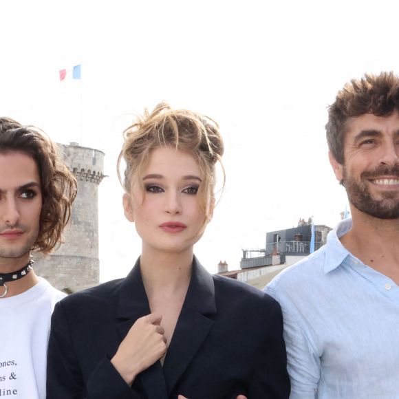 Clément Rémiens, Nicolas Anselmo, Catherine Davydzenka, Augustin Galliana et Vanessa Demouy de "Ici tout commence" - Festival de la Fiction de La Rochelle. Le 18 septembre 2021 © Jean-Marc Lhomer / Bestimage