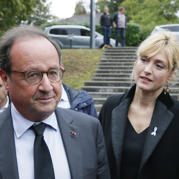 François Hollande et sa compagne Julie Gayet - Claude Chirac, son mari Frédéric Salat-Baroux et son fils Martin Rey-Chirac se sont rendus au musée du président Jacques Chirac de Sarran en Corrèze le 5 octobre 2019. Le conseil départemental de la Corrèze y organise une journée du souvenir et de l'amitié, à la mémoire de Jacques Chirac. Un hommage public, ouvert à tous, où un banquet attend les convives. Tête de veau, pommes du Limousin et fromage local sont au menu, en souvenir du coup de fourchette de Jacques Chirac et de son attachement au terroir corrézien. © Patrick Bernard/Bestimage 