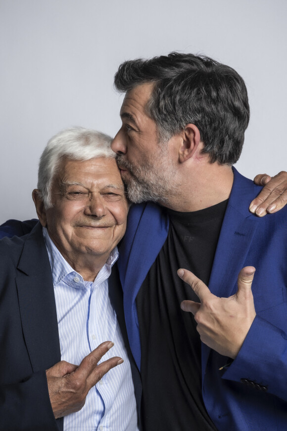 Exclusif - Stéphane Plaza et son père Raymond - Backstage - Enregistrement de l'émission "La Chanson secrète 10" diffusée sur TF1 le 22 janvier 2022 © Jacovides-Moreau / Bestimage