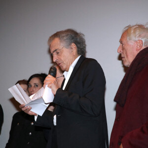 Bernard-Henri Lévy lit la lettre de l'épouse du Président Ukrainien Olena Zelenska et Gilles Hertzog - Projection du documentaire "Slava Ukraini" (Gloire à l'Ukraine) de Bernard-Henri Lévy au Cinéma Balzac à Paris, le 6 février 2023. © Bertrand Rindoff / Bestimage