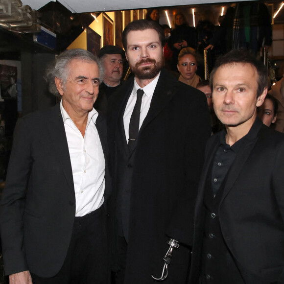 Bernard-Henri Lévy, Ilya Samoïlenko et Slava Vakarchuk - Projection du documentaire "Slava Ukraini" (Gloire à l'Ukraine) de Bernard-Henri Lévy au Cinéma Balzac à Paris, le 6 février 2023. © Bertrand Rindoff / Bestimage