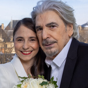 Exclusif - Séance photo dans leur appartement du 7 ème arrondissement avant la cérémonie - Mariage de Serge Lama et Luana Santonino à la mairie du 7ème arrondissement de Paris. Rachida Dati, Maire du 7ème a célébré le mariage. Paris © Cyril Moreau/Bestimage