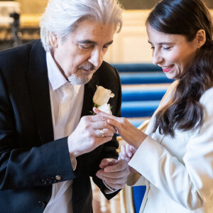 Info du 4 septembre - Mariage religieux pour Serge Lama et Luana - Exclusif - Prix Special - no web - No blog - Mariage de Serge Lama et Luana Santonino à la mairie du 7ème arrondissement de Paris. Rachida Dati, Maire du 7ème a célébré le mariage. Paris, le 11 février 2021. © Cyril Moreau/Bestimage
