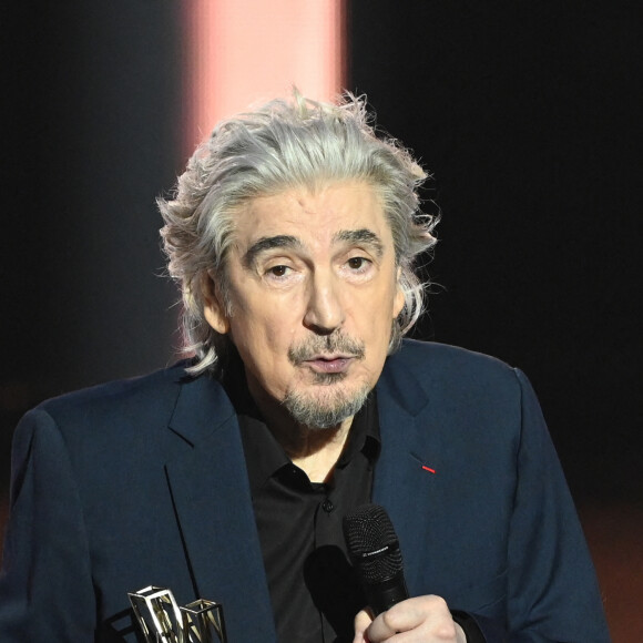 Serge Lama (Victoire d'honneur) lors de la 38ème cérémonie des Victoires de la musique à la Seine musicale de Boulogne-Billancourt, France, le 10 février 2023. © Coadic Guirec/Bestimage 