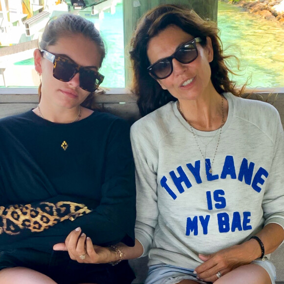 Exclusif - Prix Spécial - Thylane Blondeau et sa mère Véronika Loubry pendant leurs vacances en famille pour fêter les 18 ans de Thylane sur l'île de Staniel Cay, aux Bahamas, le