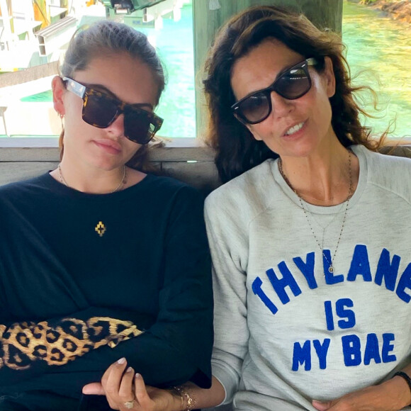 Exclusif - Thylane Blondeau et sa mère Véronika Loubry pendant leurs vacances en famille pour fêter les 18 ans de Thylane sur l'île de Staniel Cay, aux Bahamas