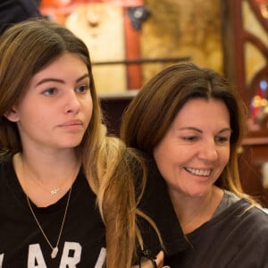 Exclusif - Thylane Blondeau et sa mère Véronika Loubry pendant le petit déjeuner avant de rejoindre le cinéma avant de se rendre à l'avant-première du film "Belle et Sébastien : l'aventure continue" au Gaumont Opéra à Paris, le 29 novembre 2015. ©